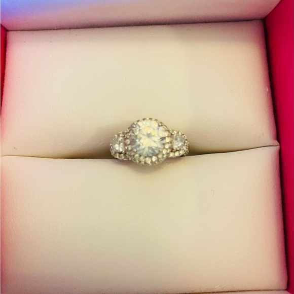 Diamond Ring - Picture 6 of 13